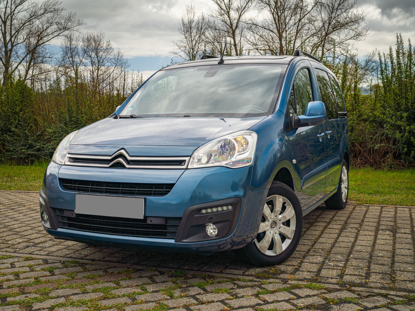 Citroën Berlingo Kombi Shine bei Autozentrum Sava in Oestrich-Winkel