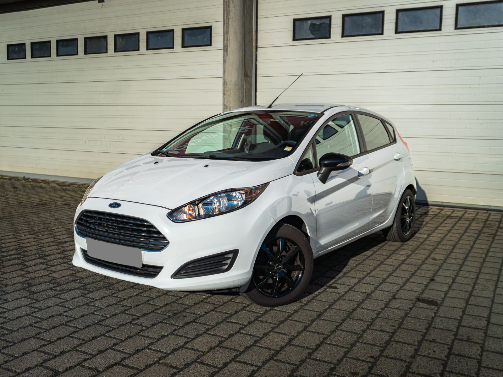 Ford Fiesta 1.0 bei Autozentrum Sava in Oestrich-Winkel