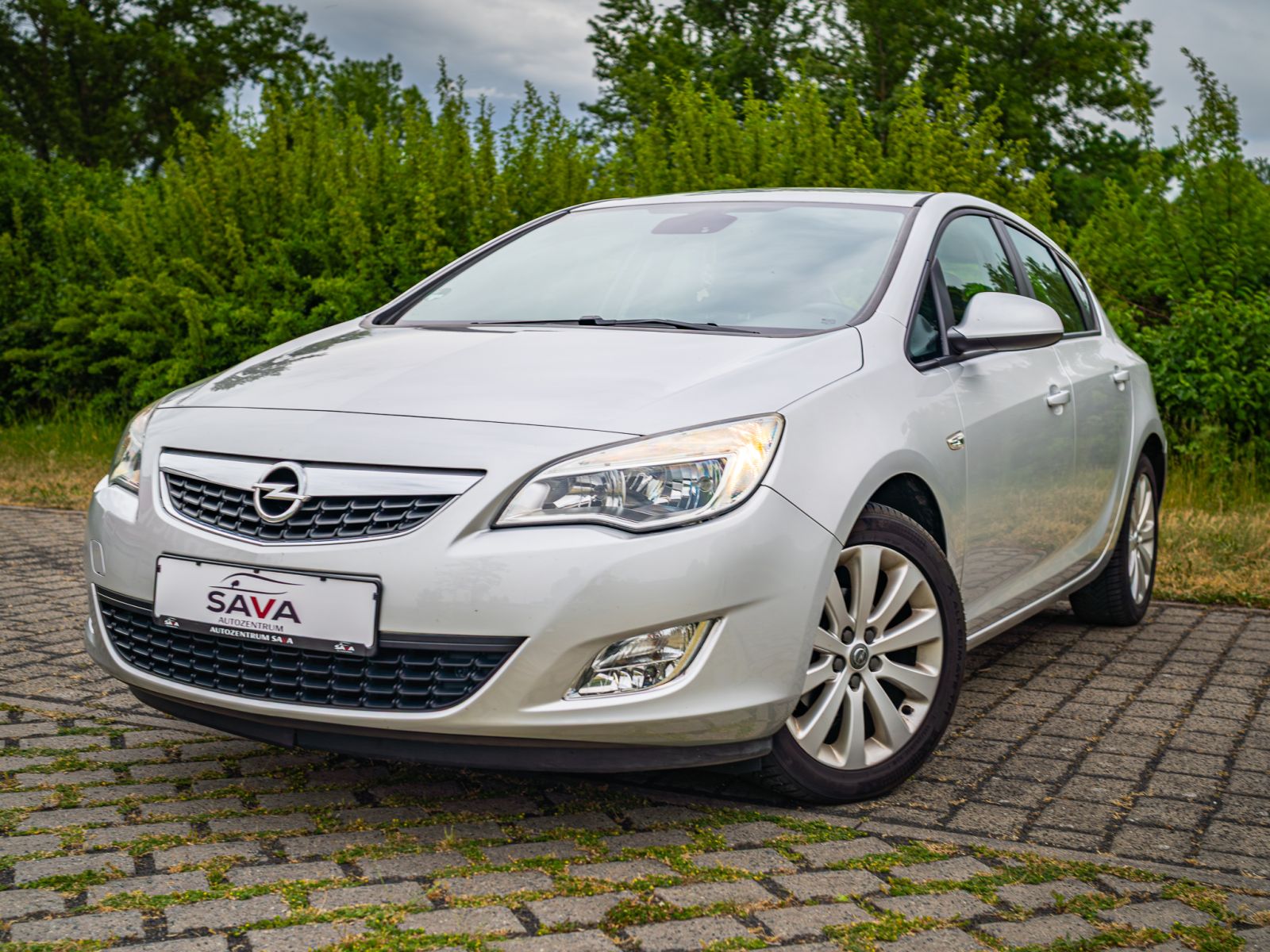 Bild: Opel Astra J Lim.