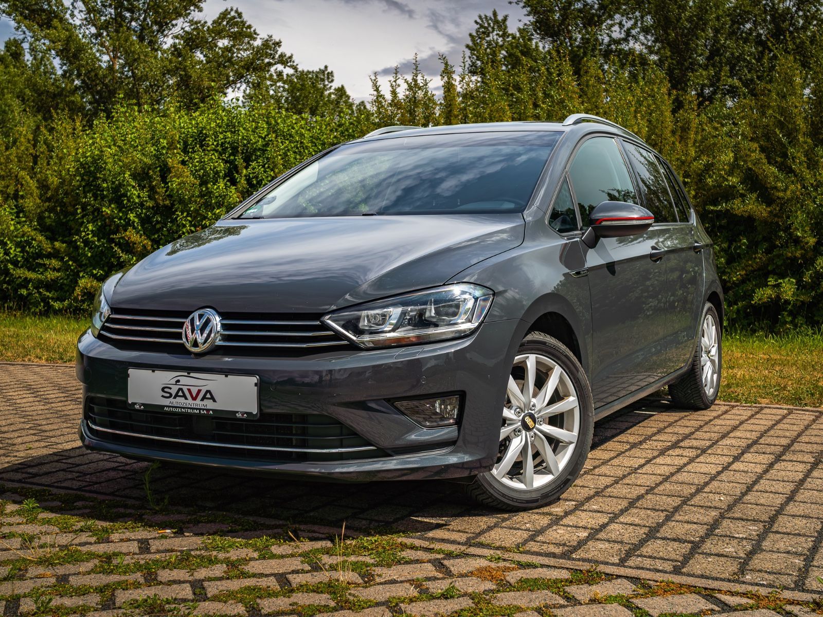 Volkswagen Golf Sportsvan VII Lounge BMT/Start-Stopp bei Autozentrum Sava in Oestrich-Winkel